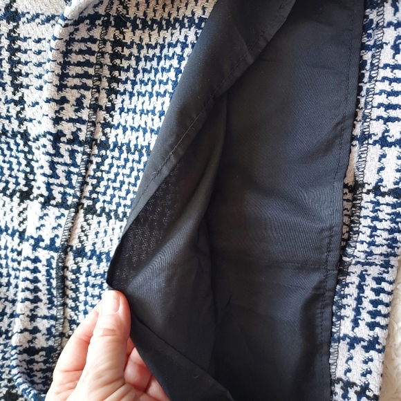 H&M Tweed Lined Plaid Striped Checked Mini Skirt in Navy Blue & Cream - Picture 10 of 12